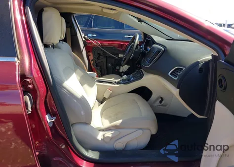 2015 Chrysler 200 Limited z USA, uszkodzony, nr VIN 1C3CCCAB8FN704579